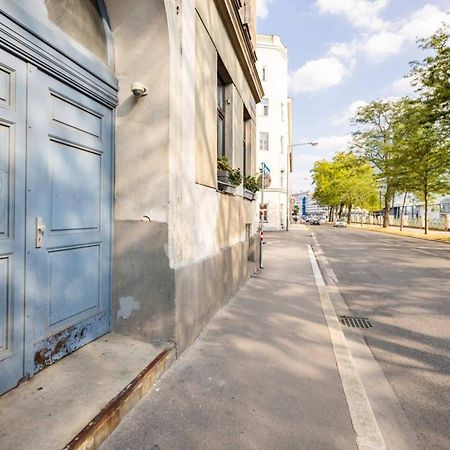 Apartment Near Schoenbrunn & Metro Wina Bagian luar foto