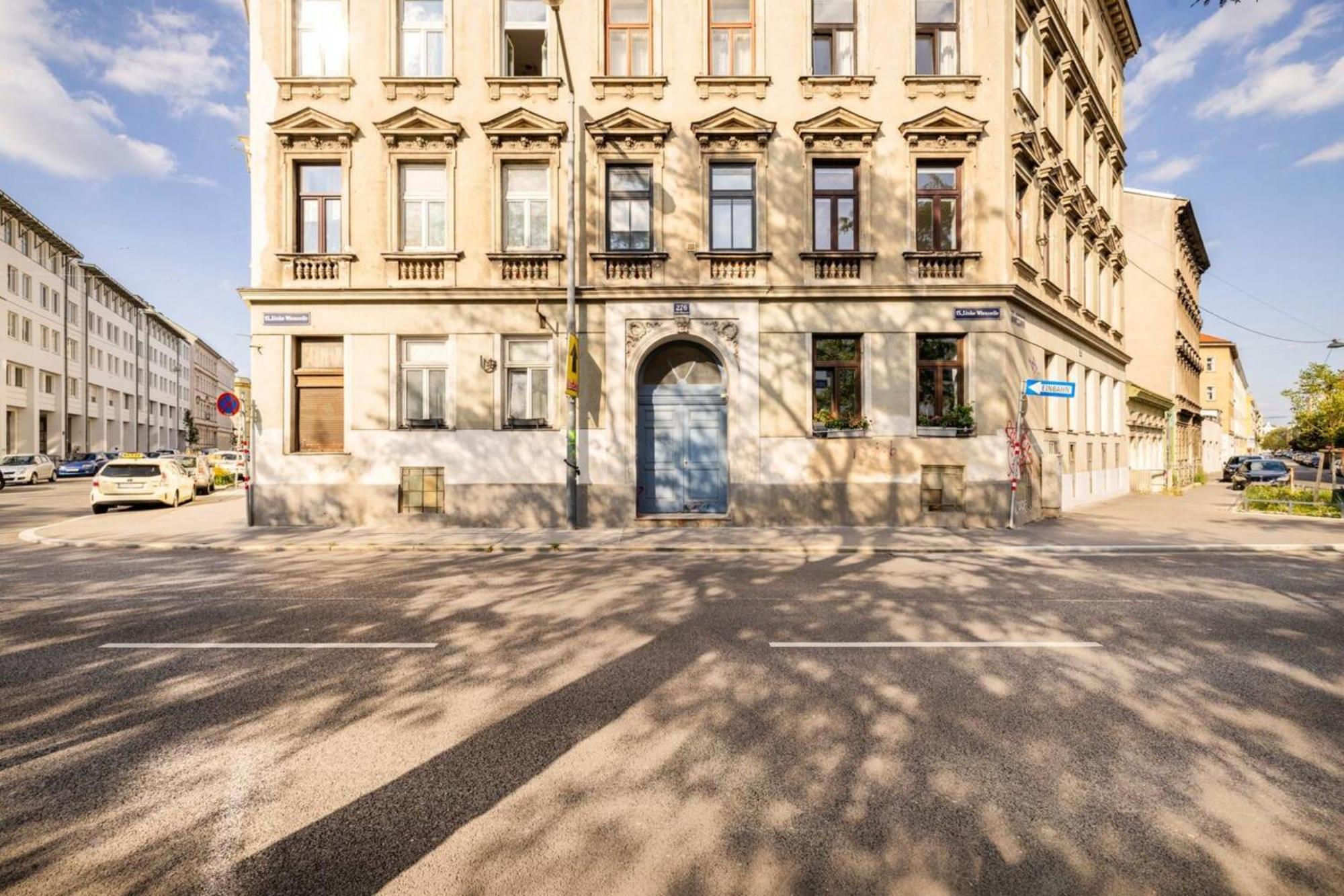 Apartment Near Schoenbrunn & Metro Wina Bagian luar foto