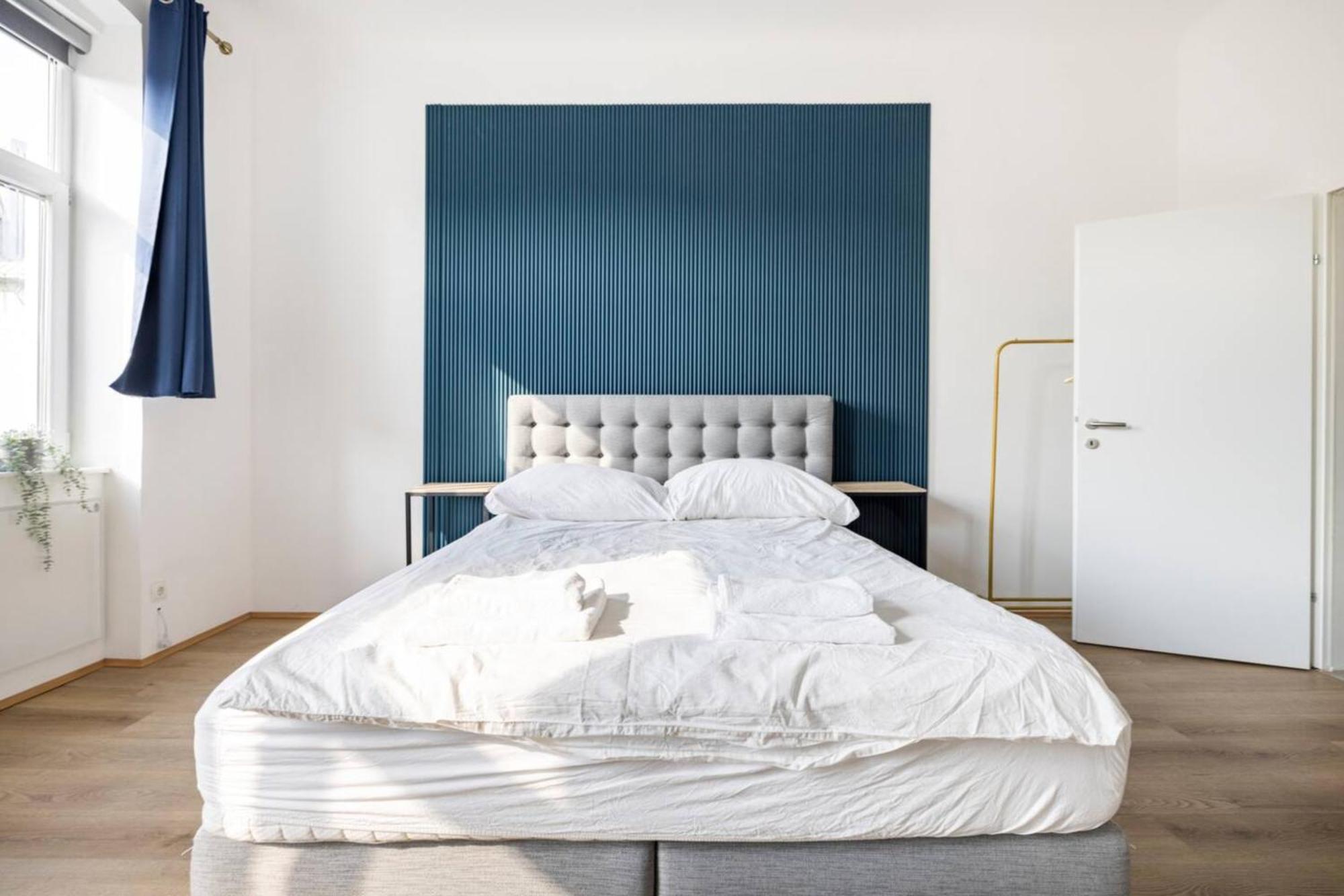 Apartment Near Schoenbrunn & Metro Wina Bagian luar foto